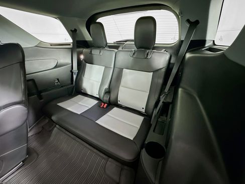 Used 2022 Ford Explorer XLT w/ Equipment Group 202A image 35