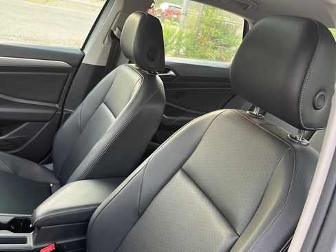 Used 2020 Volkswagen Jetta SE w/ SE Cold Weather Package FWD image 7