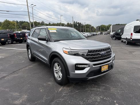 Certified 2023 Ford Explorer XLT w/ Equipment Group 202A AWD/4WD image 9