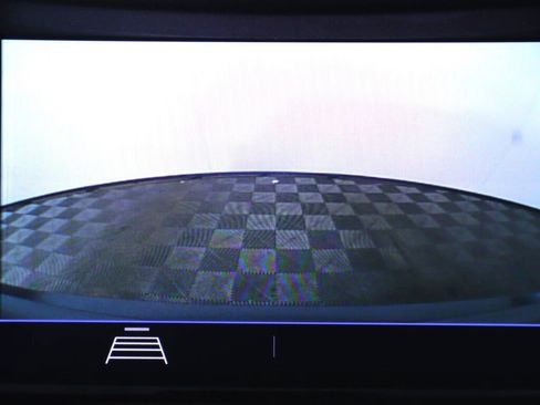 Used 2021 Chevrolet Trax LT w/ LT Convenience Package image 20