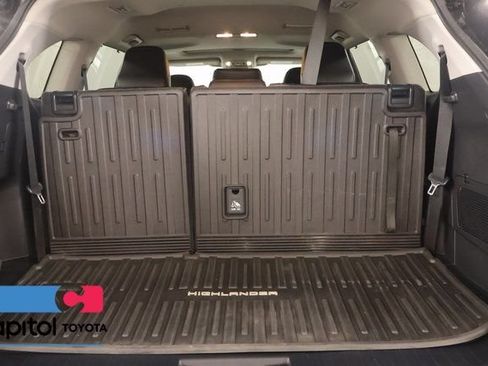 Certified 2023 Toyota Highlander XLE AWD/4WD image 27