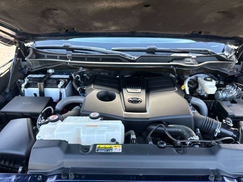 Used 2024 Toyota Tundra Limited AWD/4WD image 9