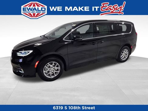 New 2026 Chrysler Pacifica Select image 16