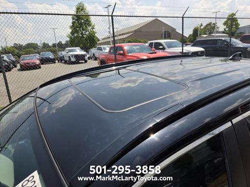 Used 2021 Toyota RAV4 XLE Premium FWD image 8