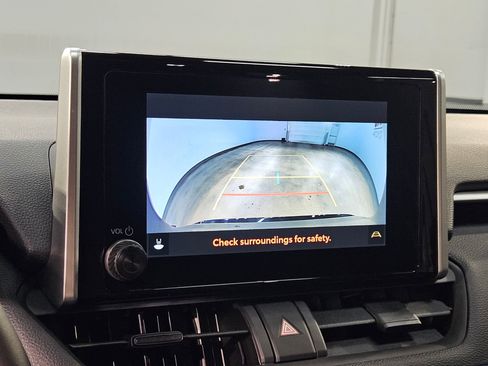 Certified 2025 Toyota RAV4 SE w/ Convenience Package image 30