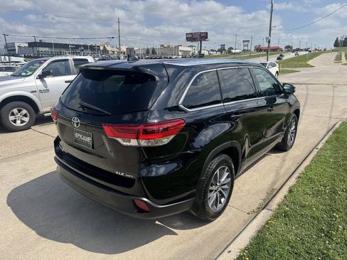 Used 2018 Toyota Highlander XLE AWD/4WD image 5