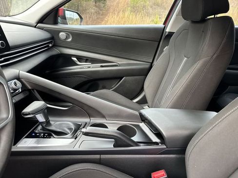 Used 2023 Hyundai Elantra SEL image 24