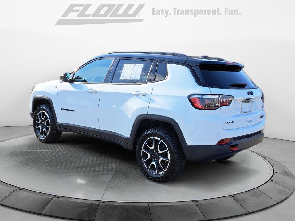 Used 2025 Jeep Compass Trailhawk AWD/4WD image 6