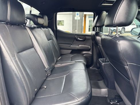 Used 2019 Toyota Tacoma TRD Off-Road image 26