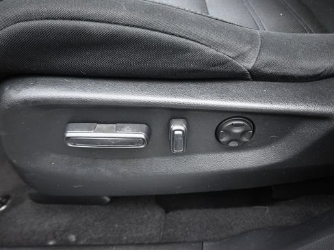 Used 2018 Honda CR-V EX image 12