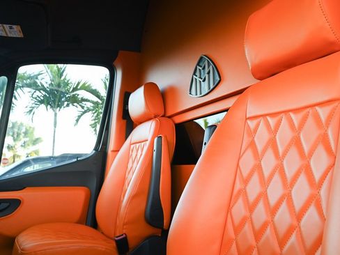 Used 2023 Mercedes-Benz Sprinter 3500 image 12