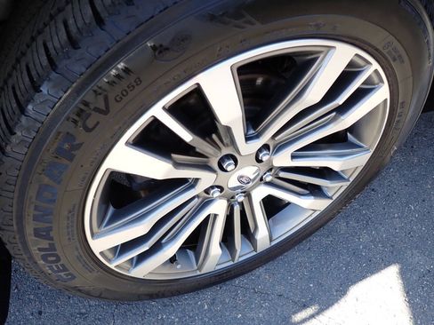 Used 2018 Ford Explorer Platinum AWD/4WD image 7