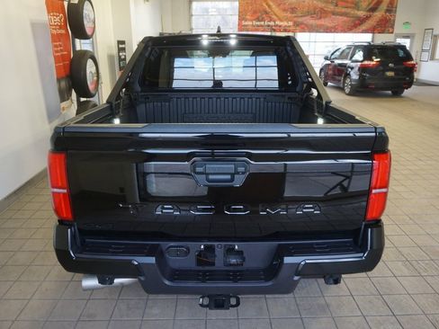 Certified 2025 Toyota Tacoma TRD Off-Road image 15