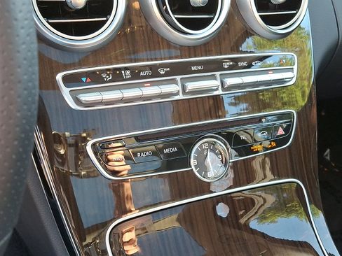 Used 2018 Mercedes-Benz C 300 4MATIC Sedan image 17