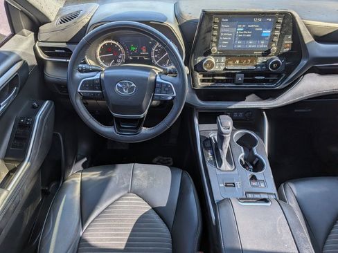 Used 2022 Toyota Highlander XSE image 26