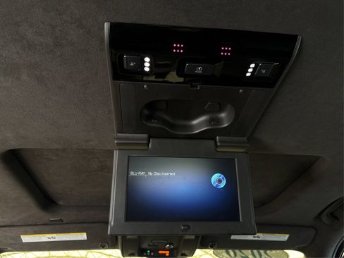 Used 2020 Cadillac Escalade Platinum RWD image 23