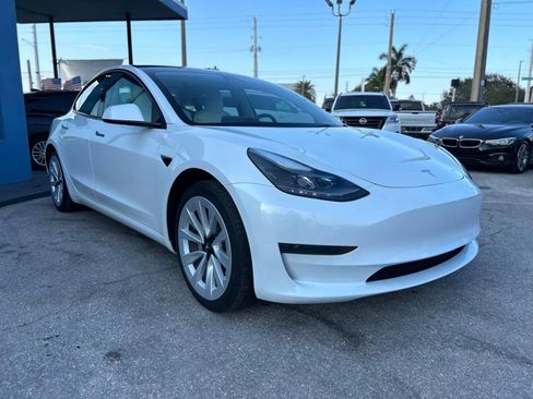 Used 2023 Tesla Model 3 Standard Range image 9