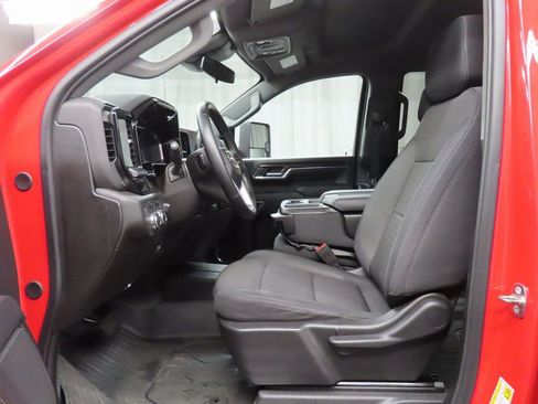 Used 2024 GMC Sierra 2500 SLE image 9