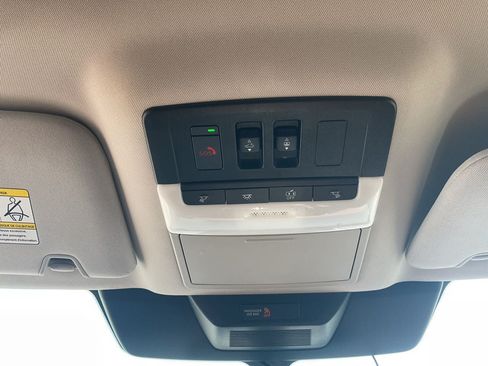 Used 2024 Nissan Pathfinder Platinum FWD image 21
