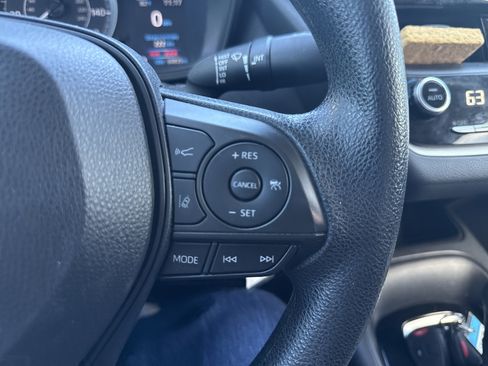 Used 2021 Toyota Corolla LE image 22