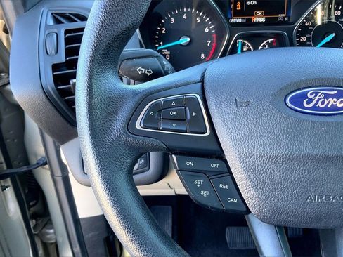 Used 2018 Ford Escape SE image 17
