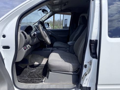 Used 2018 Nissan Frontier S RWD image 11