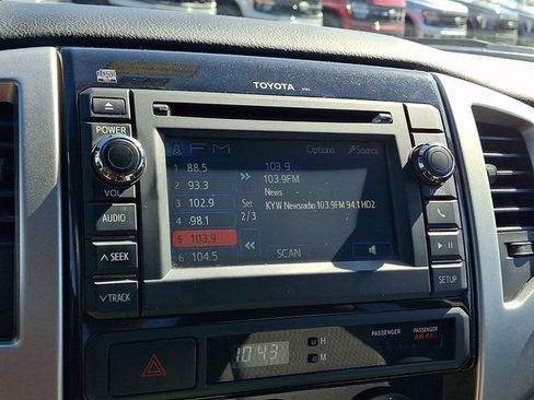 Used 2013 Toyota Tacoma 2WD Access Cab w/ SR5 Pkg image 16