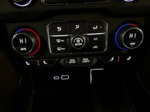 Used 2021 Chevrolet Tahoe LT image 10