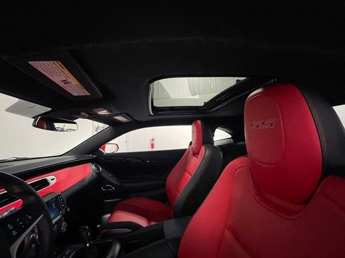 Used 2015 Chevrolet Camaro SS w/ Commemorative Special Edition RWD image 23