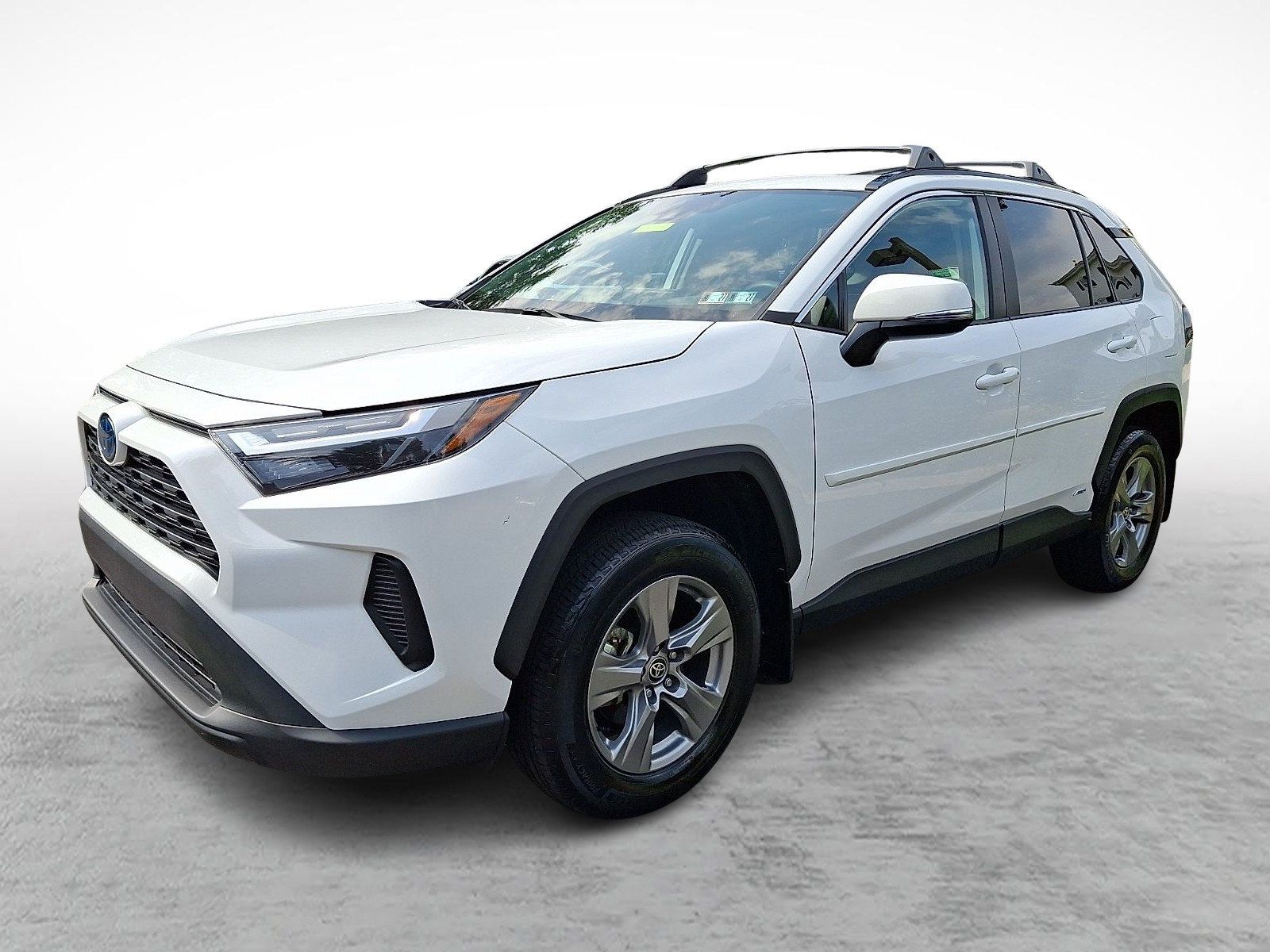 Used 2024 Toyota RAV4 XLE w/ Convenience Package AWD/4WD image 3