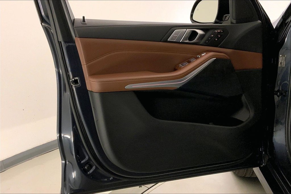 Used 2022 BMW X7 xDrive40i w/ Executive Package AWD/4WD image 24