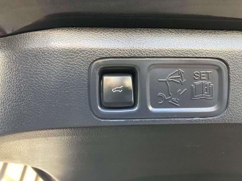 Used 2022 Ford Expedition Limited image 13