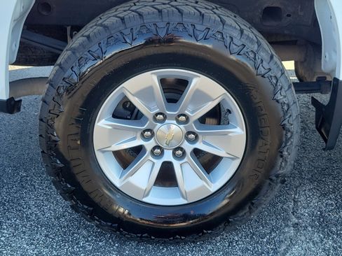 Used 2025 Chevrolet Silverado 1500 LT image 7