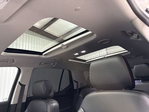 Used 2021 Chevrolet Traverse Premier w/ Redline Edition FWD image 19