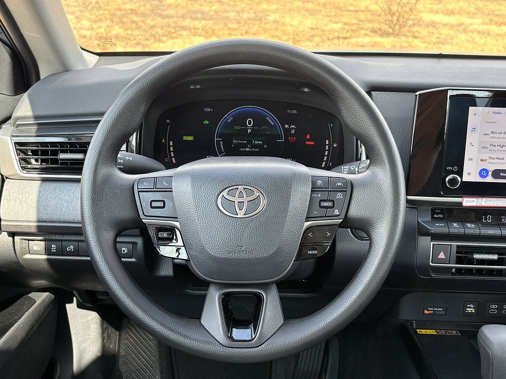 Used 2026 Toyota Camry LE w/ Convenience Package FWD image 16