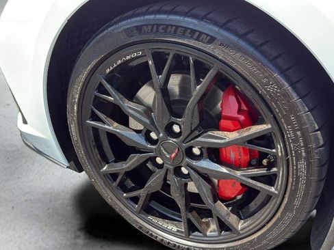 Used 2023 Chevrolet Corvette Stingray Preferred Cpe w/ Z51 Performance Package RWD image 9