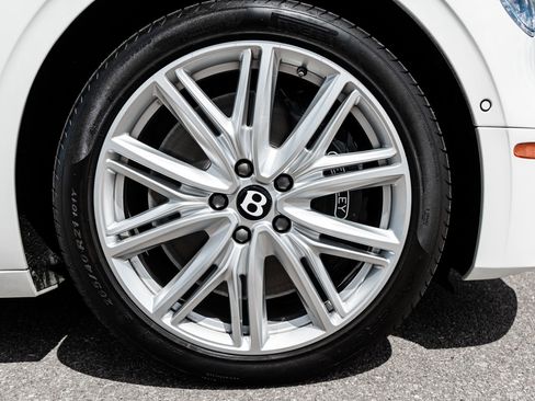 Certified 2023 Bentley Flying Spur V8 AWD/4WD image 16