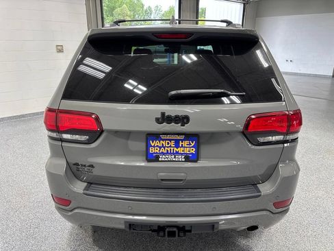 Used 2020 Jeep Grand Cherokee Altitude AWD/4WD image 6