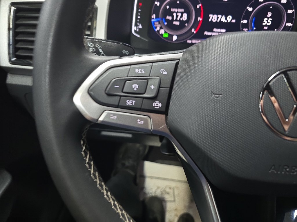 Used 2022 Volkswagen Atlas Cross Sport SE w/ Black Wheel Package AWD/4WD image 19