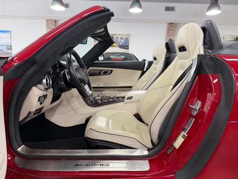 Used 2012 Mercedes-Benz SLS AMG Roadster image 37
