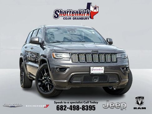 Used 2021 Jeep Grand Cherokee Laredo X RWD image 1