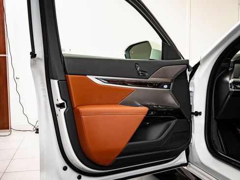 New 2026 BMW 740i xDrive w/ Executive Package image 23