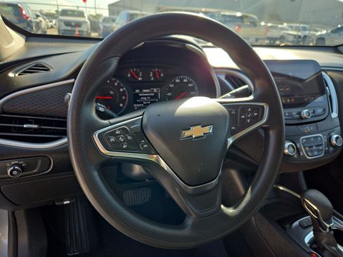 Used 2024 Chevrolet Malibu LT FWD image 15