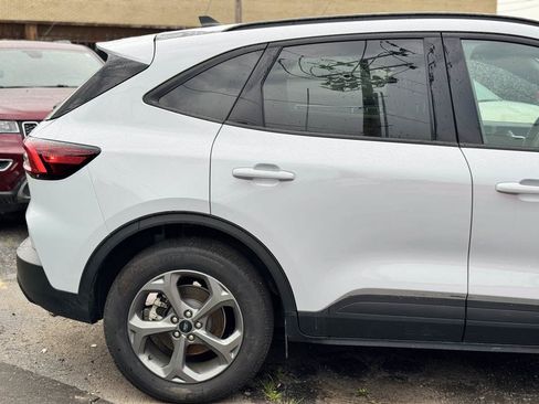 Used 2025 Ford Escape ST-Line Select AWD/4WD image 4