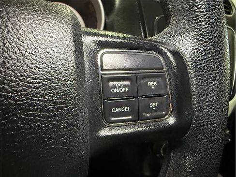 Used 2019 Dodge Journey SE image 34