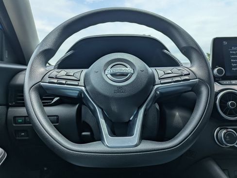 Used 2025 Nissan Sentra SV FWD image 21
