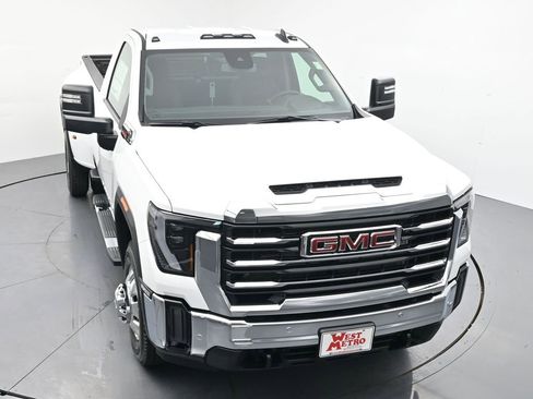 New 2026 GMC Sierra 3500 SLE image 4