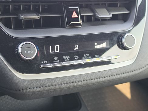 Used 2023 Toyota Corolla SE image 21