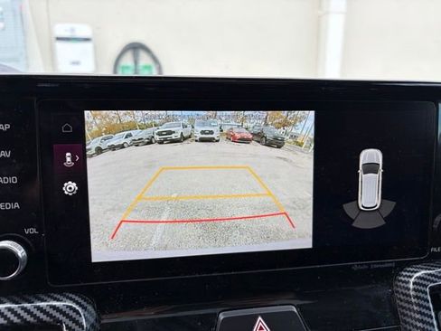 Used 2023 Kia Sorento SX image 28