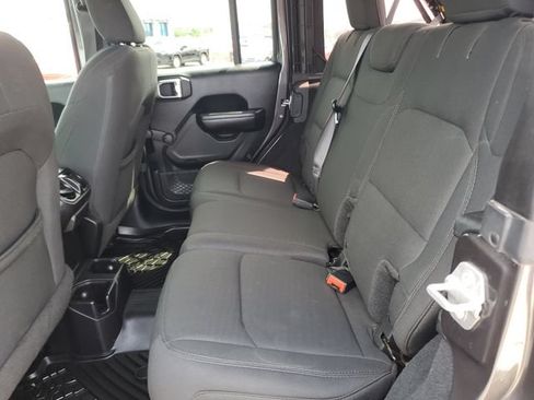 Used 2018 Jeep Wrangler Unlimited Sport AWD/4WD image 13